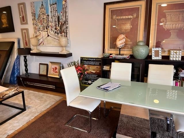 Kommersiell til salgs i Estepona - € 380 000 (Ref: 8930914)