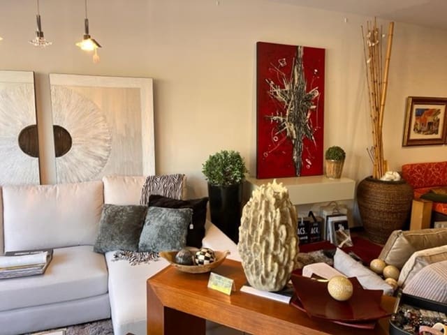 Kommersiell til salgs i Estepona - € 380 000 (Ref: 8930914)