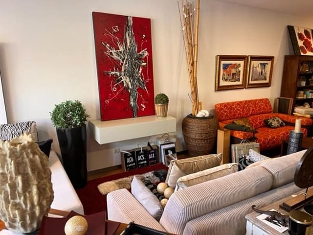 Kommersiell til salgs i Estepona - € 380 000 (Ref: 8930914)