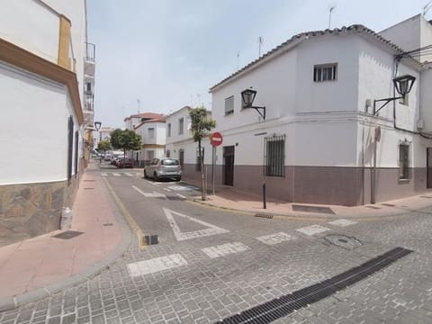 4 sypialnia Dom na sprzedaż w Estepona - 1 060 500 € (Ref: 8930915)