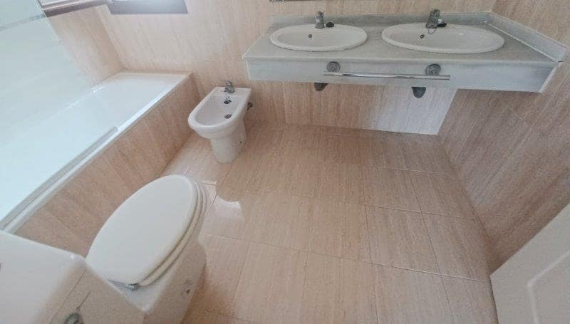 4 quarto Moradia em Banda para venda em San Luis de Sabinillas com piscina - 485 000 € (Ref: 8930916)