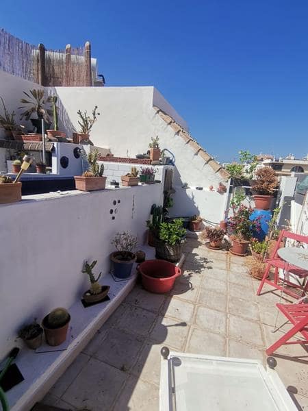 Casa de 2 habitaciones en Estepona en venta con piscina - 635.000 € (Ref: 8930945)