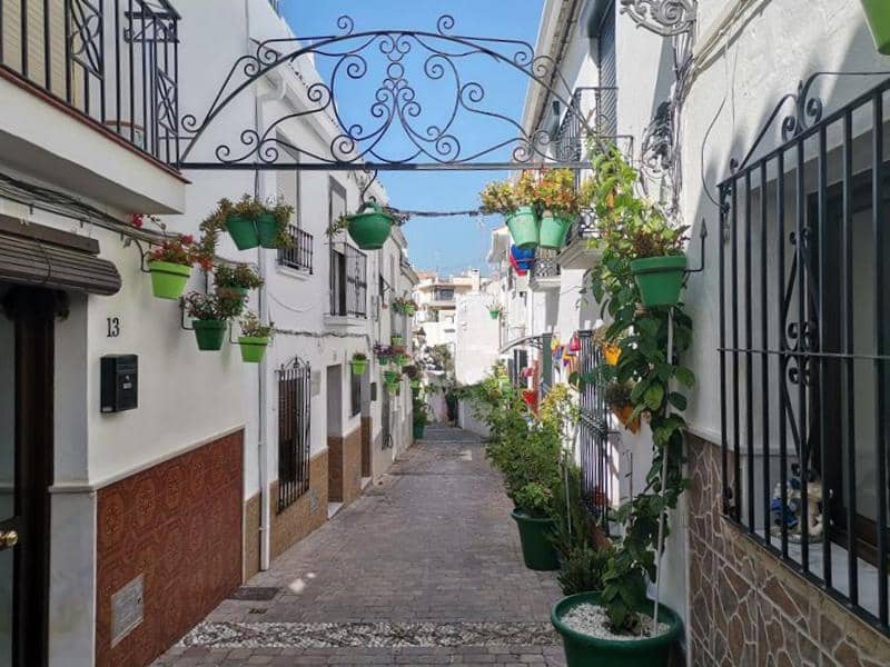 Casa de 2 habitaciones en Estepona en venta con piscina - 635.000 € (Ref: 8930945)