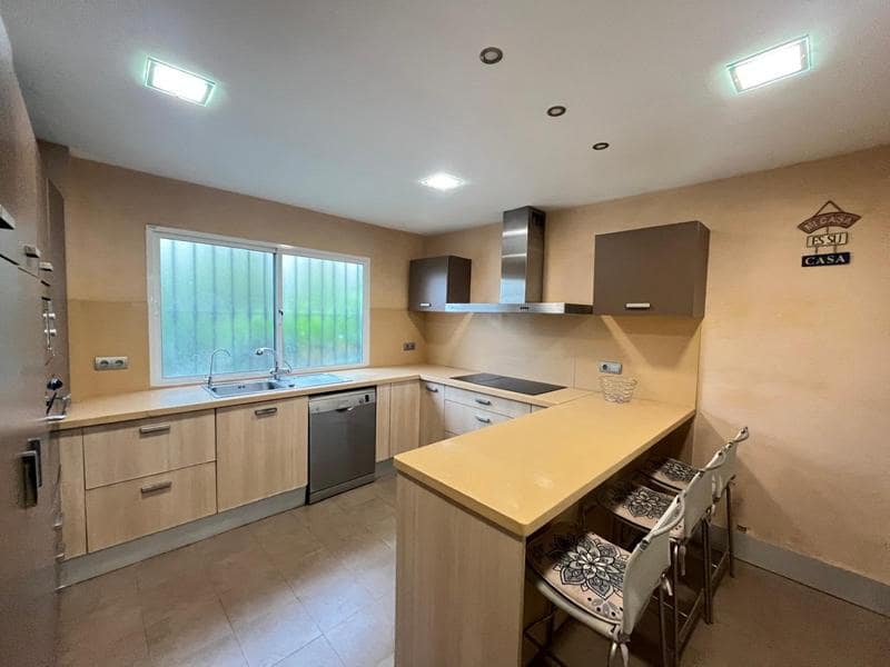 5 soverom Rekkehus til salgs i Estepona med svømmebasseng - € 435 000 (Ref: 8930956)