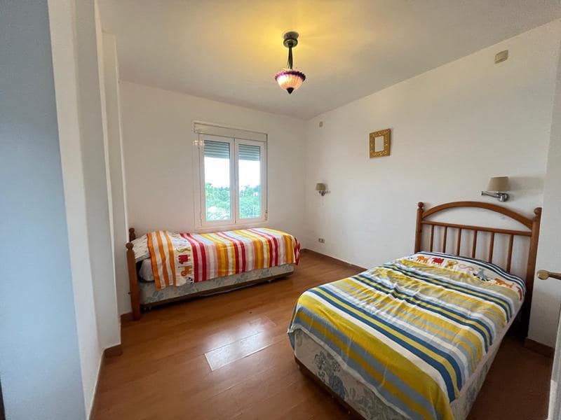 5 soverom Rekkehus til salgs i Estepona med svømmebasseng - € 435 000 (Ref: 8930956)