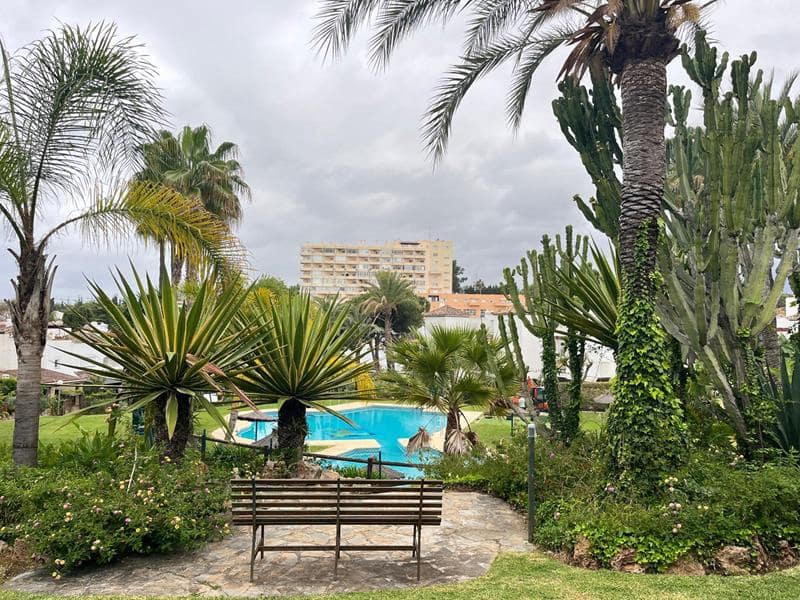 5 soverom Rekkehus til salgs i Estepona med svømmebasseng - € 435 000 (Ref: 8930956)