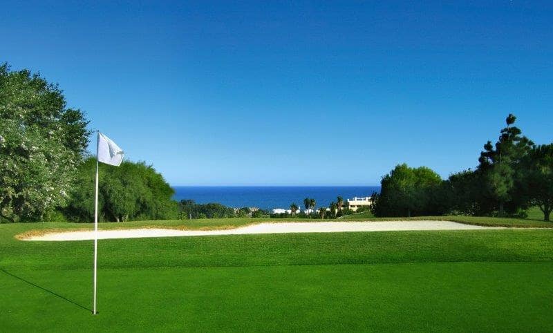 Piso de 2 habitaciones en Casares en venta con piscina - 385.000 € (Ref: 8930958)