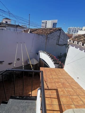 Casa de 4 habitaciones en Estepona en venta - 530.250 € (Ref: 8930965)