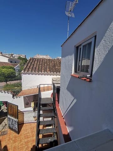 Casa de 4 habitaciones en Estepona en venta - 530.250 € (Ref: 8930965)