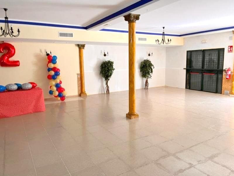 Företag till salu i Estepona - 557 000 € (Ref: 8930969)