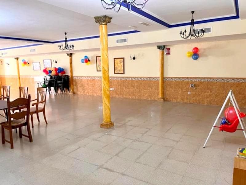 Företag till salu i Estepona - 557 000 € (Ref: 8930969)