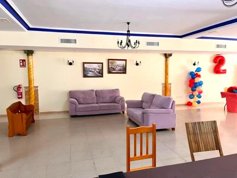 Företag till salu i Estepona - 557 000 € (Ref: 8930969)