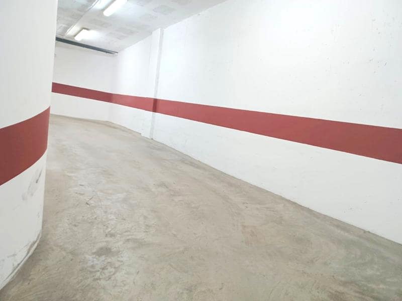 Garage til salg i San Luis de Sabinillas - € 9.000 (Ref: 8940832)