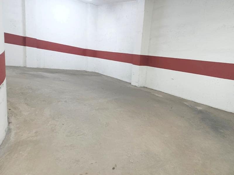 Garage til salg i San Luis de Sabinillas - € 9.000 (Ref: 8940832)