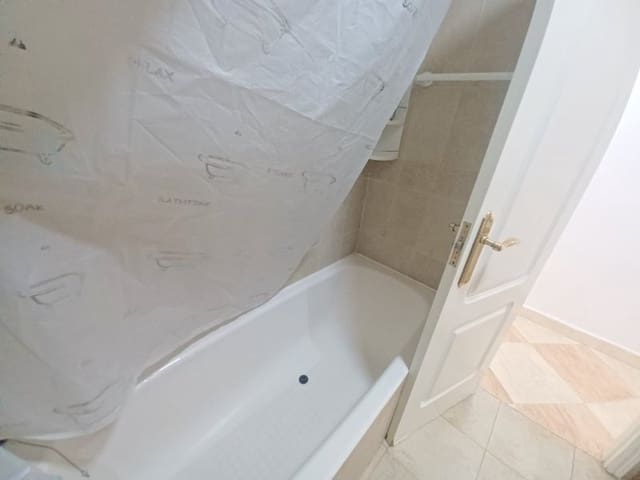 Piso de 2 habitaciones en San Luis de Sabinillas, Manilva en venta con piscina garaje - 243.915 € (Ref: 8973958)