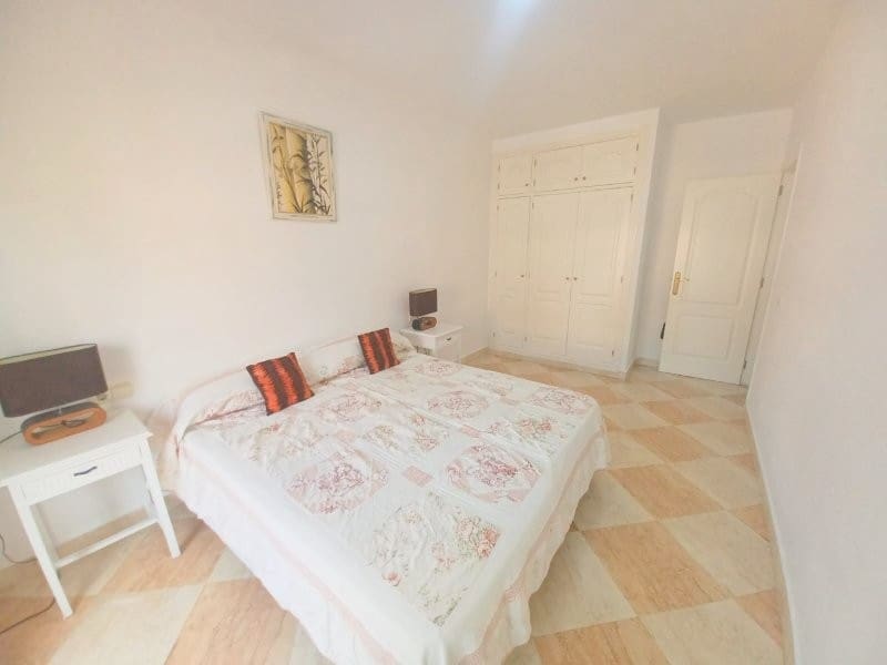 2 soveværelse Lejlighed til salg i San Luis de Sabinillas med swimmingpool garage - € 243.915 (Ref: 8973958)