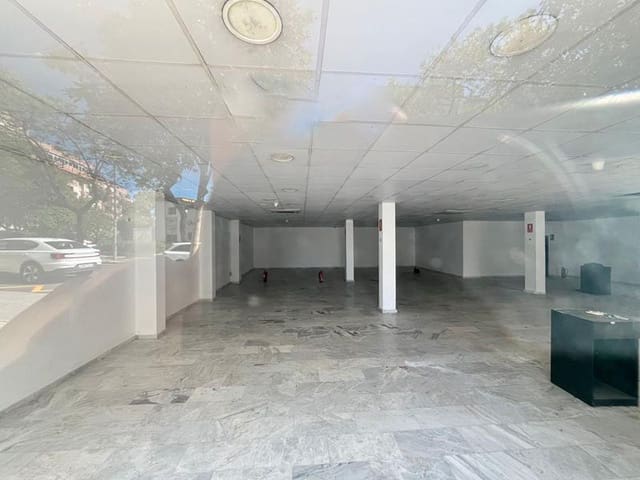 Kommersiell till salu i Centro, Estepona - 795 000 € (Ref: 8987729)