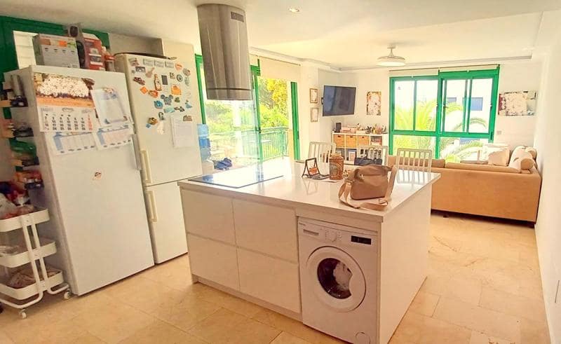 2 bedroom Flat for sale in Estepona with garage - € 403,000 (Ref: 8997363)