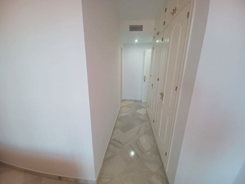 3 bedroom Flat for sale in San Luis de Sabinillas with pool - € 495,000 (Ref: 8998314)