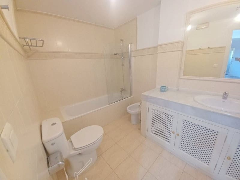 3 bedroom Flat for sale in San Luis de Sabinillas with pool - € 495,000 (Ref: 8998314)