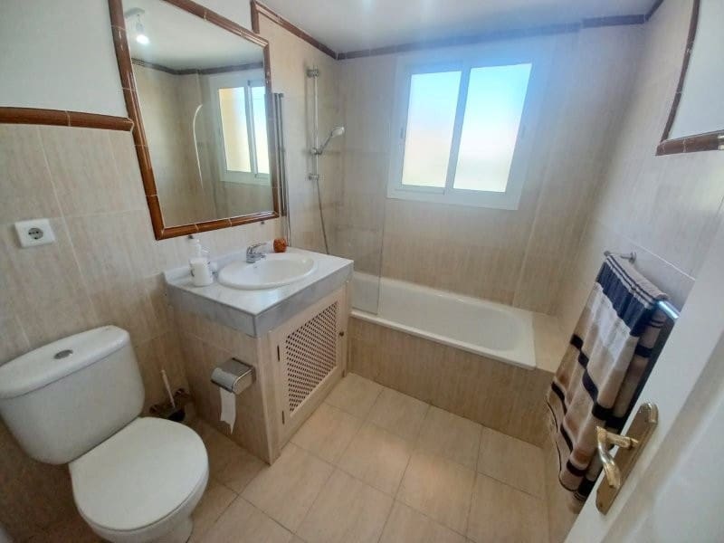 3 bedroom Flat for sale in San Luis de Sabinillas with pool - € 495,000 (Ref: 8998314)