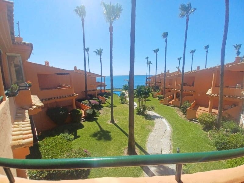 3 bedroom Flat for sale in San Luis de Sabinillas with pool - € 495,000 (Ref: 8998314)