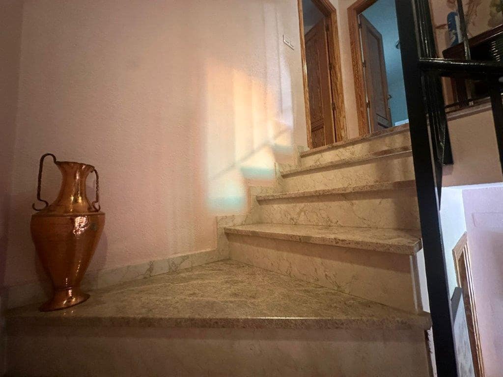 4 soverom Hus til salgs i Puerto de la Torre - € 450 000 (Ref: 9002488)