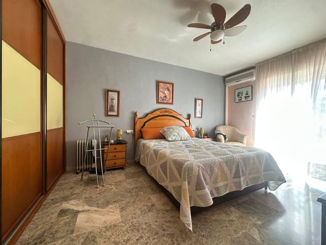 4 makuuhuone Omakotitalo myytävänä paikassa Puerto de la Torre, Málaga kaupunki - 450 000 € (Ref: 9002488)