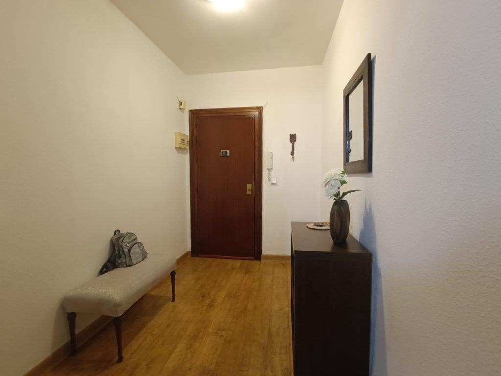 4 bedroom Flat for rent in Malaga city - € 1,600 (Ref: 9009333)