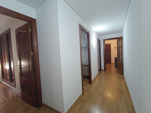 4 bedroom Flat for rent in Centro, Málaga city - € 1,600 (Ref: 9009333)