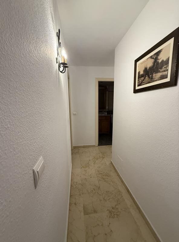 Piso de 3 habitaciones en Estepona en venta - 272.000 € (Ref: 9072893)