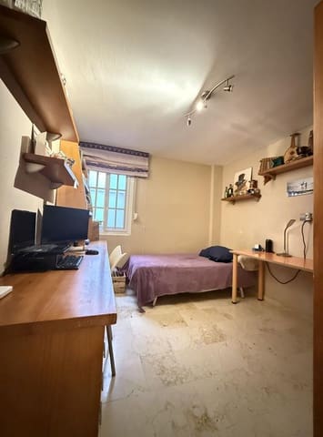 Piso de 3 habitaciones en Centro, Estepona en venta - 272.000 € (Ref: 9072893)