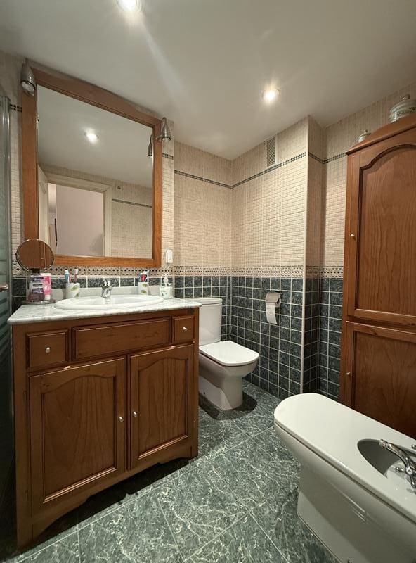 Piso de 3 habitaciones en Estepona en venta - 272.000 € (Ref: 9072893)