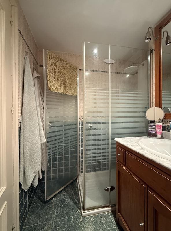 Piso de 3 habitaciones en Estepona en venta - 272.000 € (Ref: 9072893)