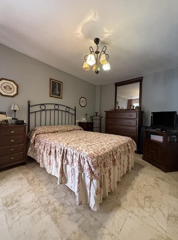 Piso de 3 habitaciones en Estepona en venta - 272.000 € (Ref: 9072893)