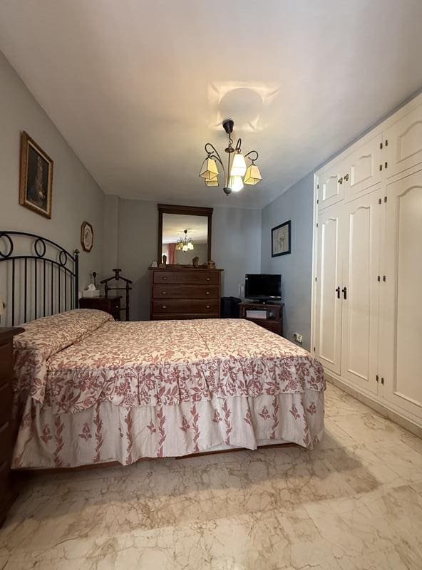 Piso de 3 habitaciones en Estepona en venta - 272.000 € (Ref: 9072893)