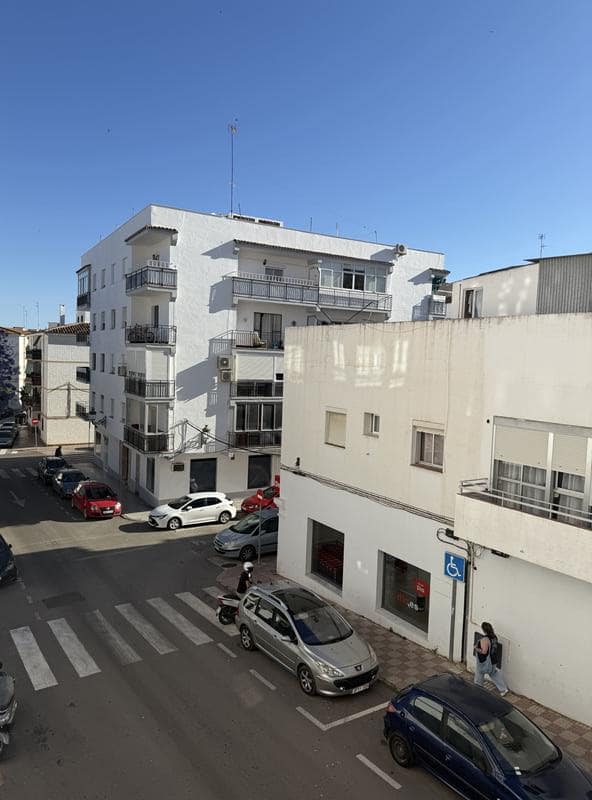 Piso de 3 habitaciones en Estepona en venta - 272.000 € (Ref: 9072893)