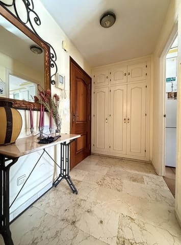 Piso de 3 habitaciones en Centro, Estepona en venta - 272.000 € (Ref: 9072893)