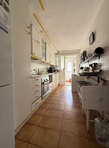 Piso de 3 habitaciones en Centro, Estepona en venta - 272.000 € (Ref: 9072893)