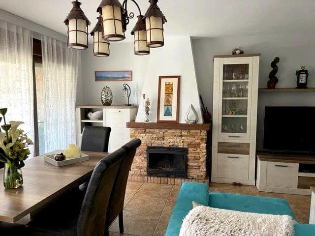 3 soveværelse Rækkehus til salg i San Luis de Sabinillas med swimmingpool - € 395.000 (Ref: 9087521)