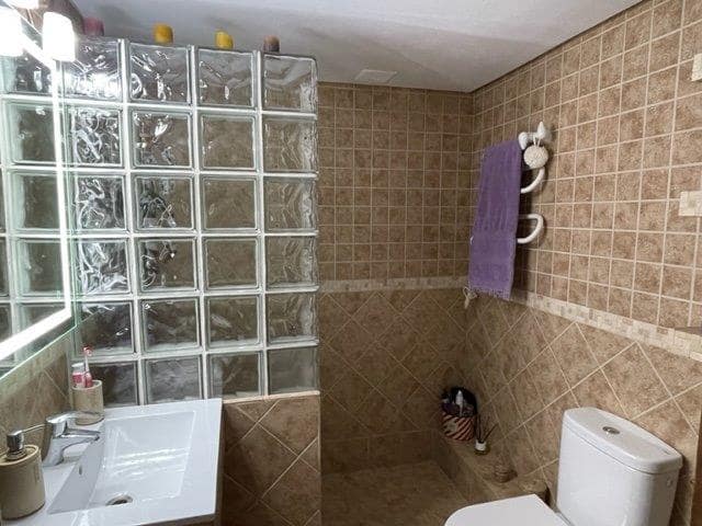 3 soveværelse Rækkehus til salg i San Luis de Sabinillas med swimmingpool - € 395.000 (Ref: 9087521)