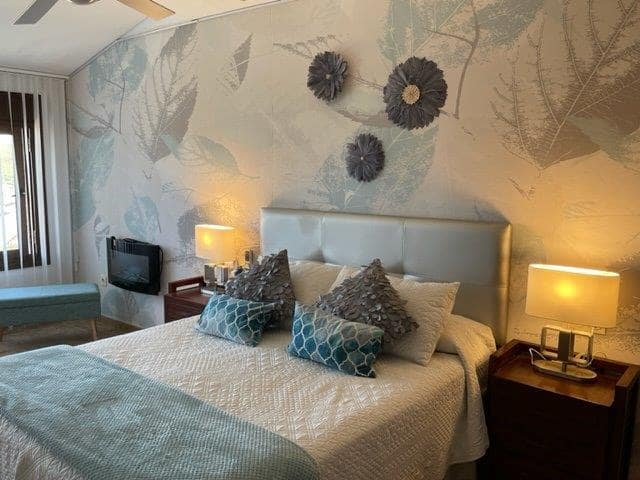 3 soveværelse Rækkehus til salg i San Luis de Sabinillas med swimmingpool - € 395.000 (Ref: 9087521)