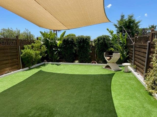 3 soveværelse Rækkehus til salg i San Luis de Sabinillas med swimmingpool - € 395.000 (Ref: 9087521)