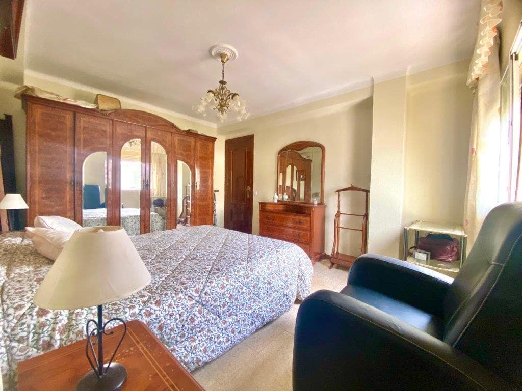 Piso de 3 habitaciones en Málaga ciudad en venta con garaje - 285.000 € (Ref: 9097363)