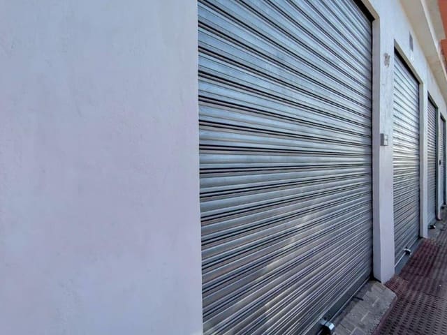 Kommersiell til salgs i Teatinos, Málaga by - € 56 500 (Ref: 9097364)