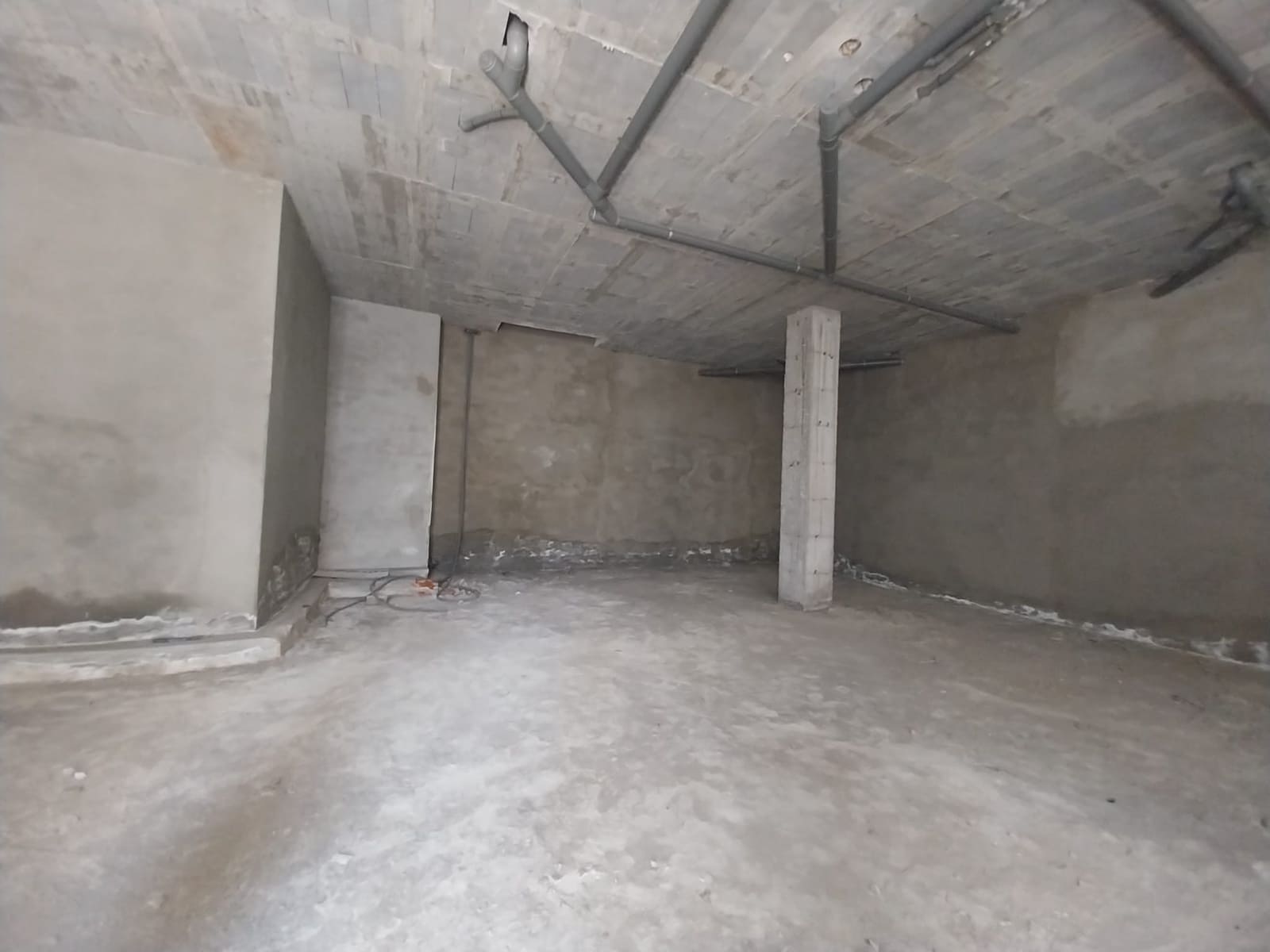 Kaupallinen vuokrattavana paikassa Estepona - 1 500 € (Ref: 9118175)