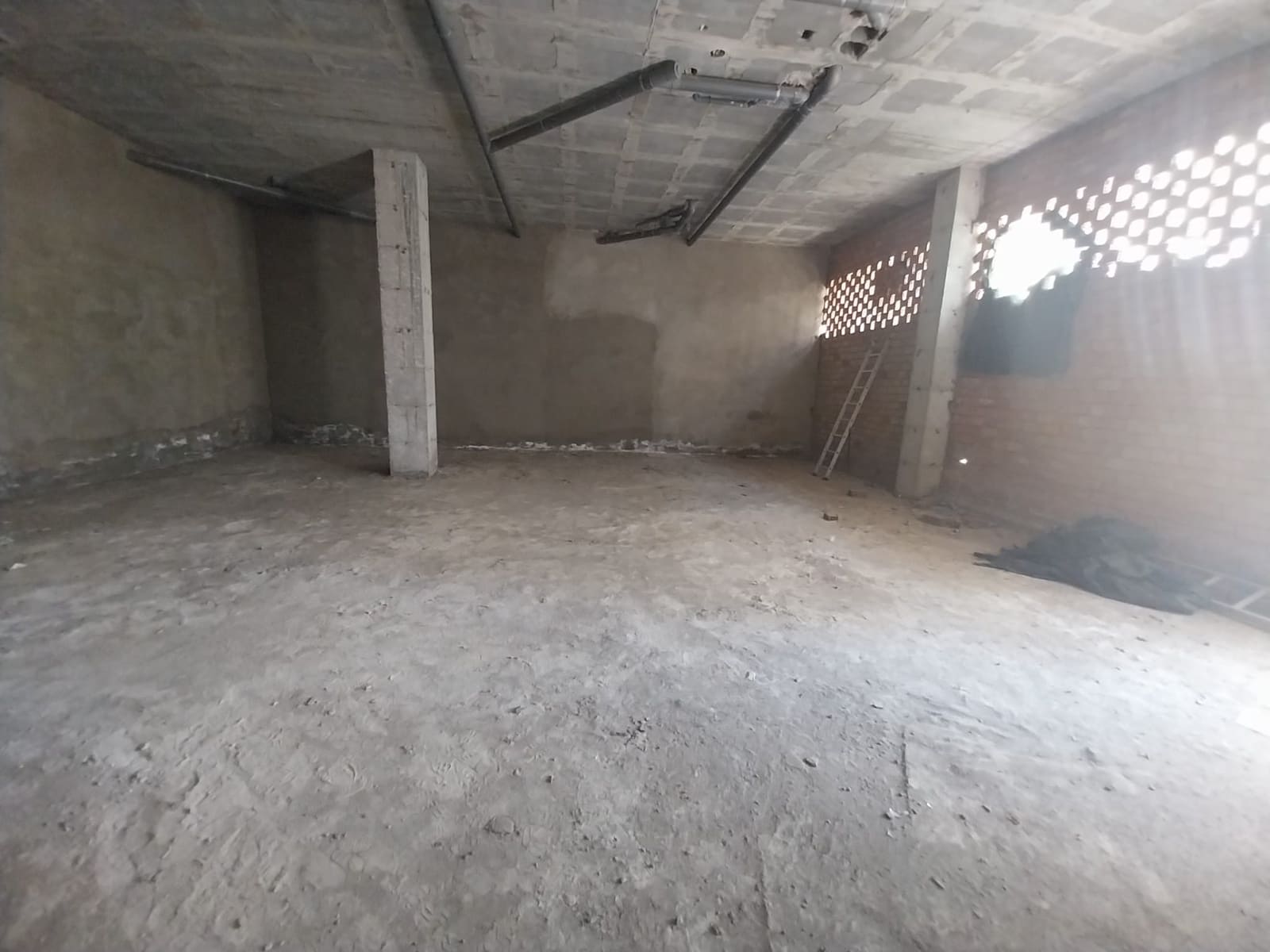 Kaupallinen vuokrattavana paikassa Estepona - 1 500 € (Ref: 9118175)