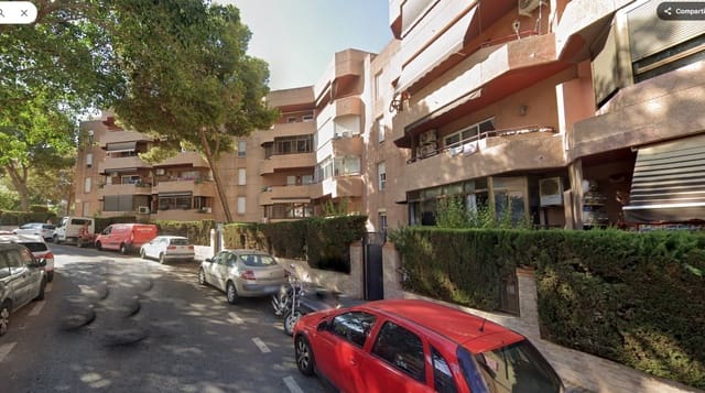 4 sovrum Lägenhet till salu i Ciudad Jardín, Málaga stad med garage - 323 000 € (Ref: 9123694)