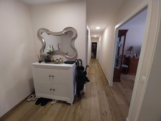 3 soveværelse Lejlighed til salg i Centro, Estepona - € 425.000 (Ref: 9131028)