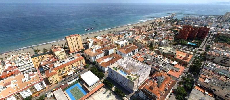 2 bedroom Flat for sale in Estepona with pool garage - € 398,500 (Ref: 9136390)